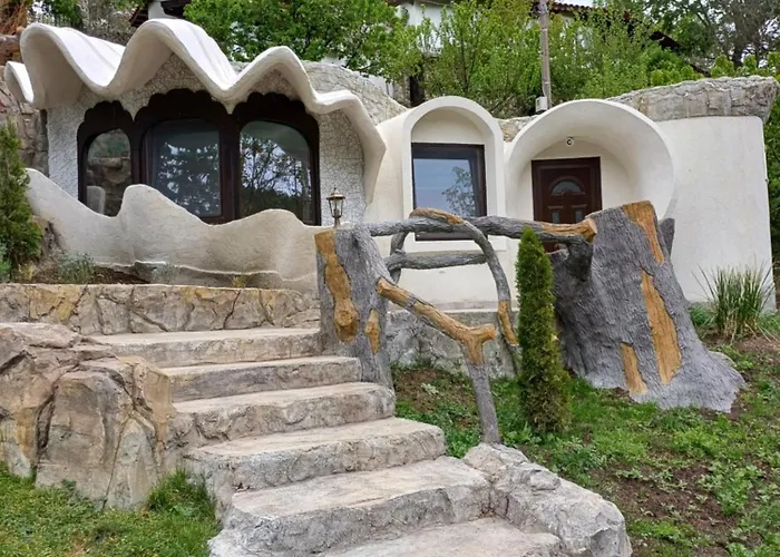 Хотел елпида